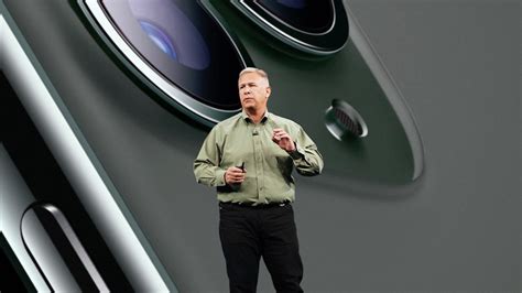WSJ profiles Phil Schiller, who is working nearly 80 hours a week .